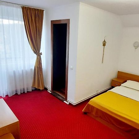 Pensiunea Amarilis Hotel Моечу де Жос Екстериор снимка